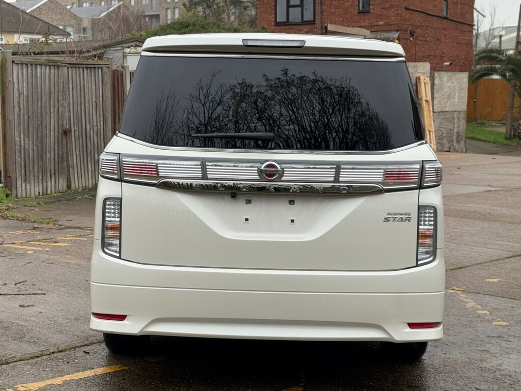 Nissan Elgrand Nissan Elgrand Highwaystar 2.5 18-18 U White #6