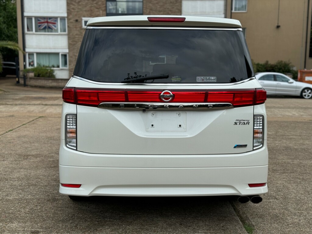 Nissan Elgrand Nissan Elgrand Highway Star 2.5 13-62 White #5