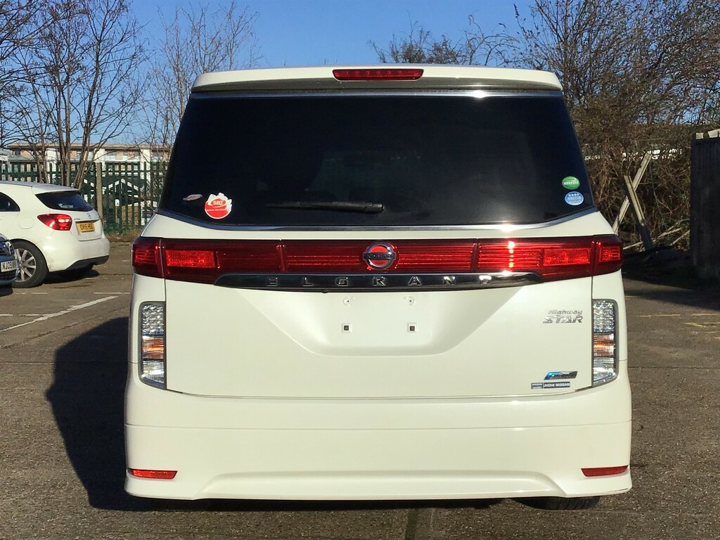 Nissan Elgrand Nissan Elgrand Highwaystar 2.5,13-13 Ulez, 7 Seats White #5