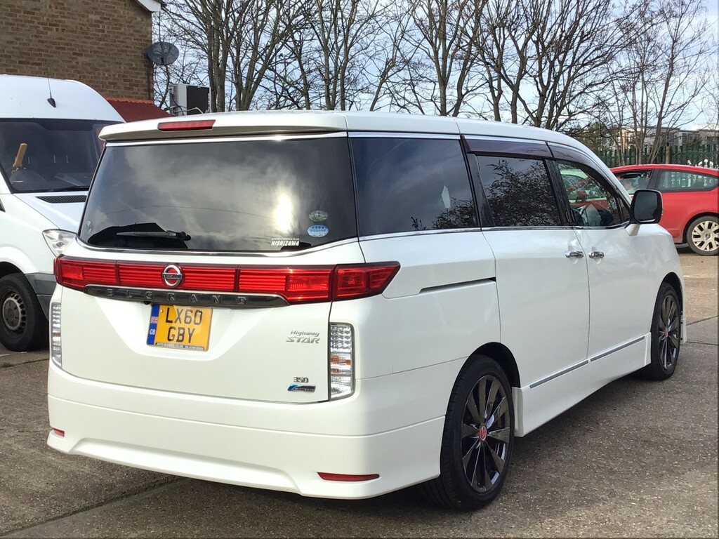 Nissan Elgrand Nissan Elgrand Highwaystar 4X4 3.5, Ulez, 10- White #6