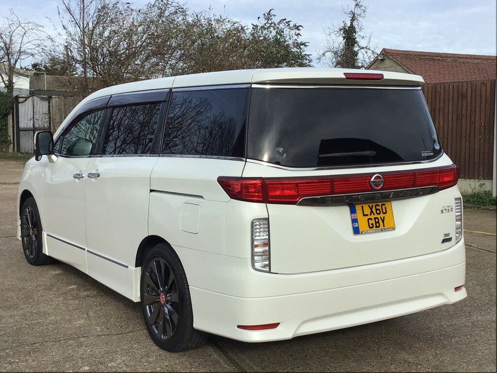 Nissan Elgrand Nissan Elgrand Highwaystar 4X4 3.5, Ulez, 10- White #4