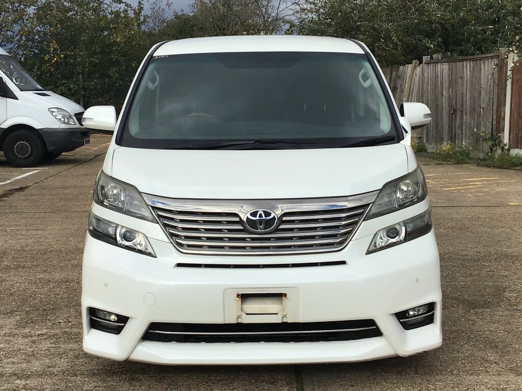 Toyota Vellfire Toyota Vellfire Z White 2.4L 7Seat Ulez 10-60 White
