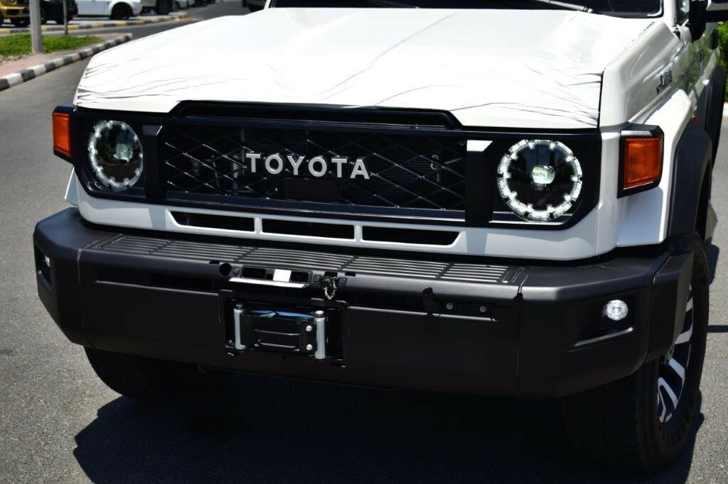 Toyota Land Cruiser Toyota Land Cruiser Lc71 Hardtop Sdlx 2.8L White #5