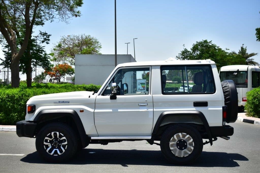 Toyota Land Cruiser Toyota Land Cruiser Lc71 Hardtop Sdlx 2.8L White #3