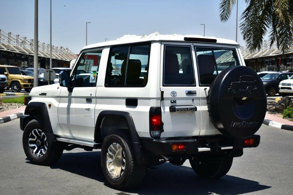 Toyota Land Cruiser Toyota Land Cruiser Lc71 Hardtop Sdlx 2.8L White #4