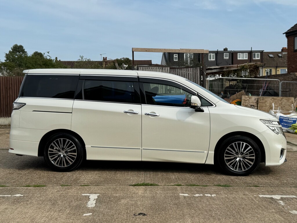 Nissan Elgrand Nissan Elgrand Highwaystar Star 2.5 17 White #4