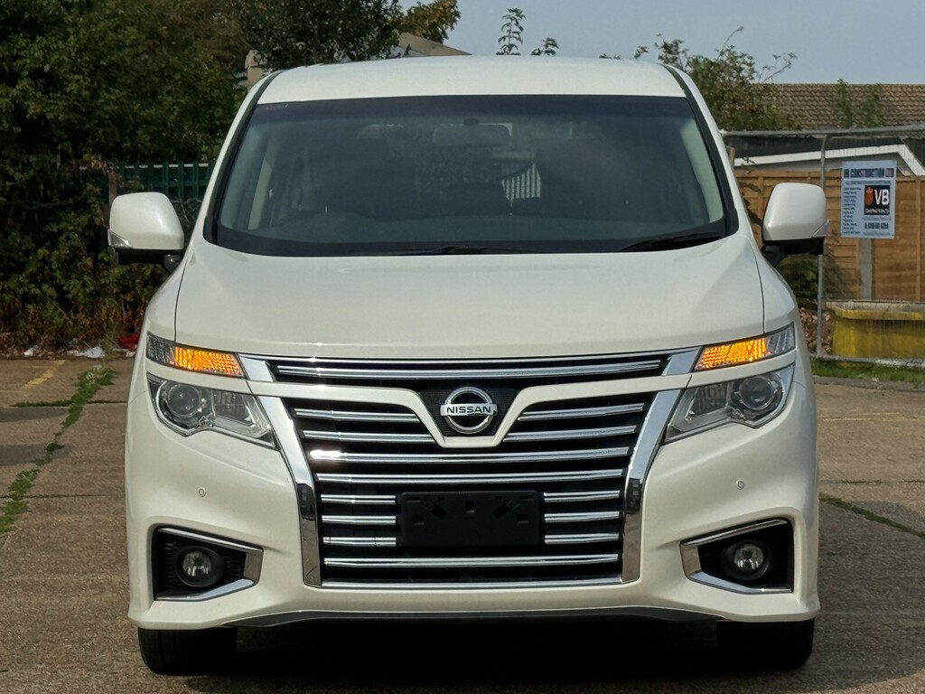 Nissan Elgrand Nissan Elgrand Highwaystar Star 2.5 17 White #2