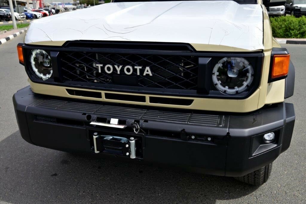 Toyota Land Cruiser Toyota Land Cruiser 71 Hard Top Sdlx V6 4.0L Petro Beige #6