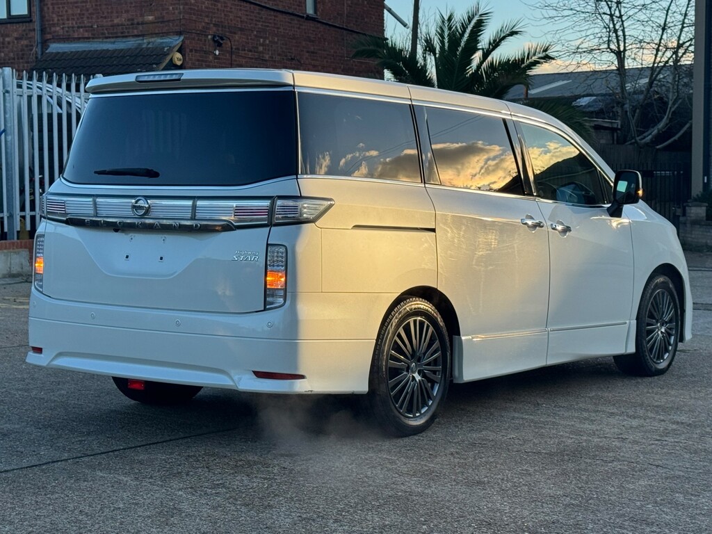 Nissan Elgrand Elgrand Highway Star S 4Wd 2.5L 8 Sea White #4