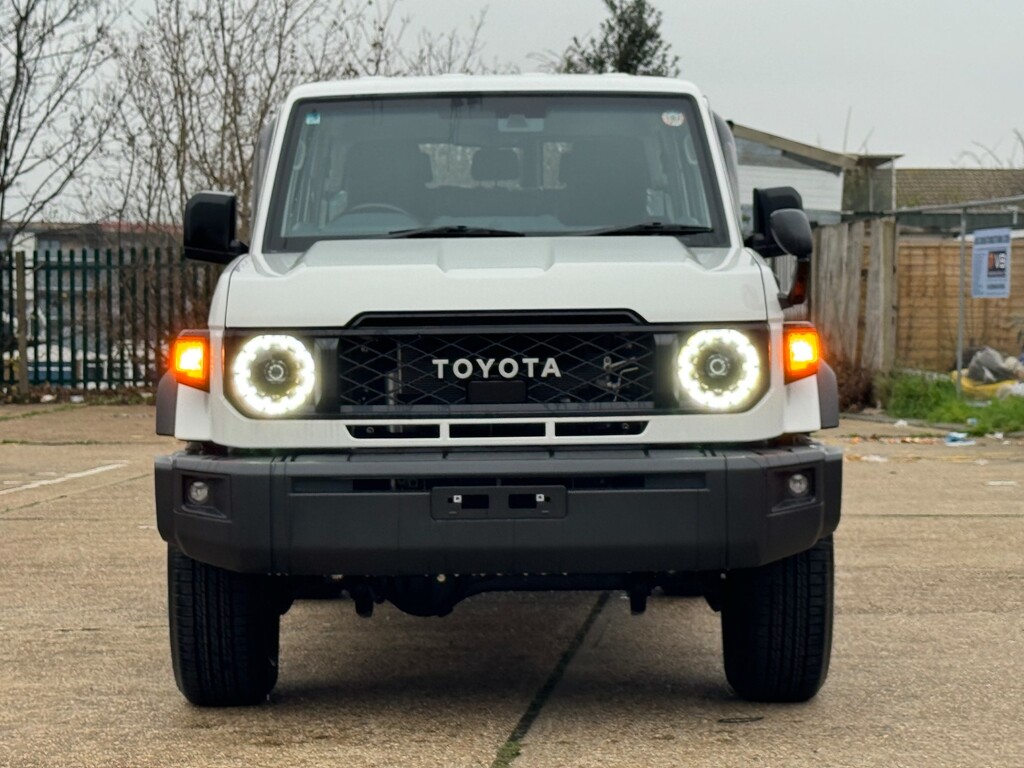 Toyota Land Cruiser Land Cruiser Ax Lc70 2.8L Awd New Shap White #2