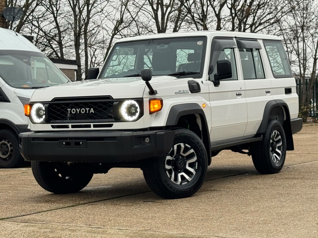 Toyota Land Cruiser Land Cruiser Ax Lc70 2.8L Awd New Shap White #3