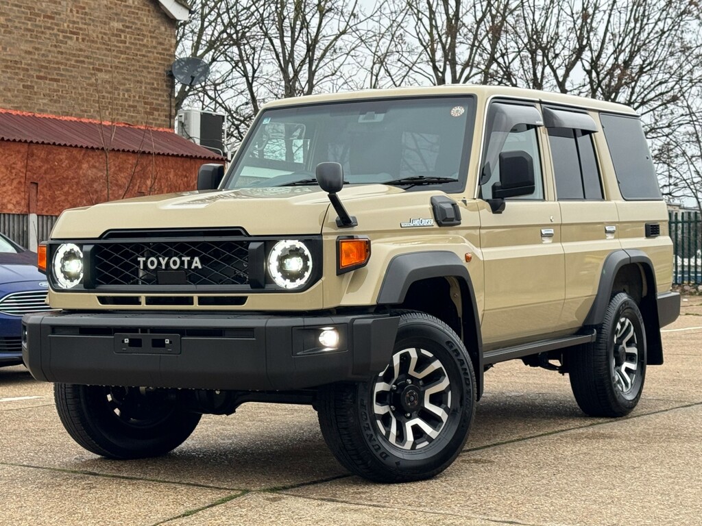 Toyota Land Cruiser Land Cruiser Ax Lc70 2.8L Awd New Shap Beige #3