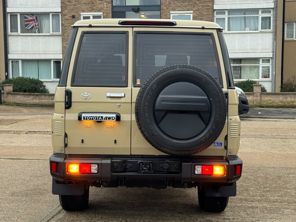 Toyota Land Cruiser Land Cruiser Ax Lc70 2.8L Awd New Shap Beige #5