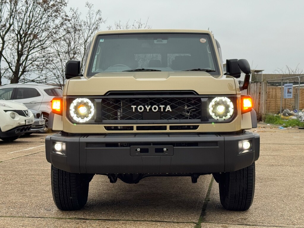 Toyota Land Cruiser Land Cruiser Ax Lc70 2.8L Awd New Shap Beige #2