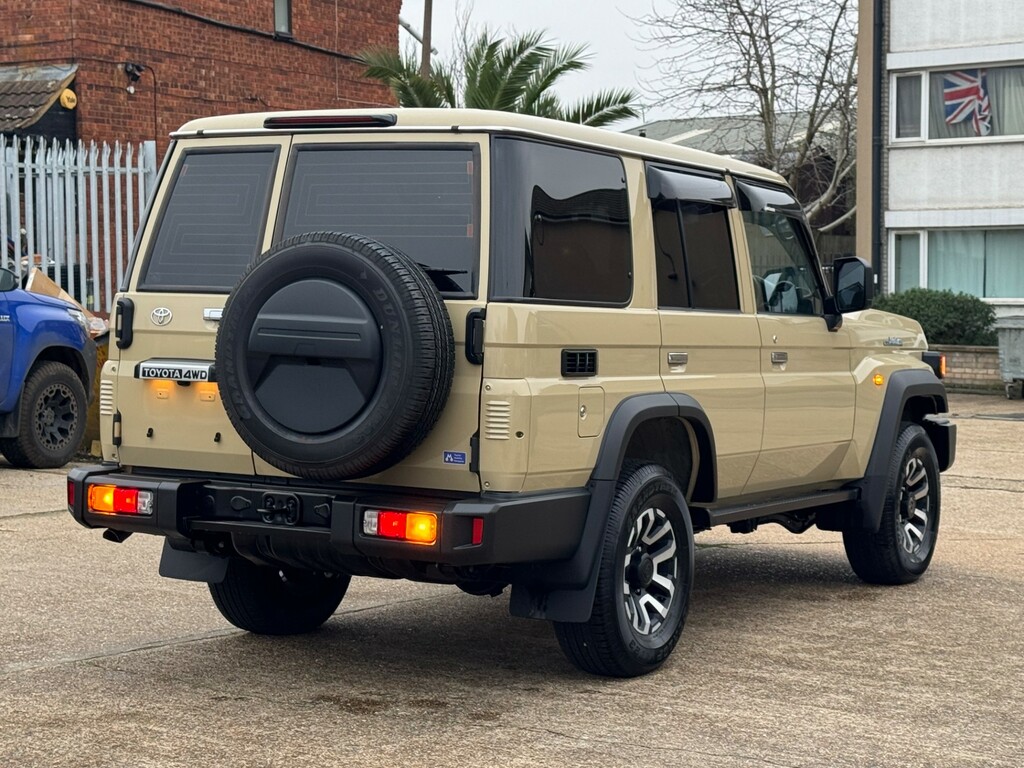 Toyota Land Cruiser Land Cruiser Ax Lc70 2.8L Awd New Shap Beige #6