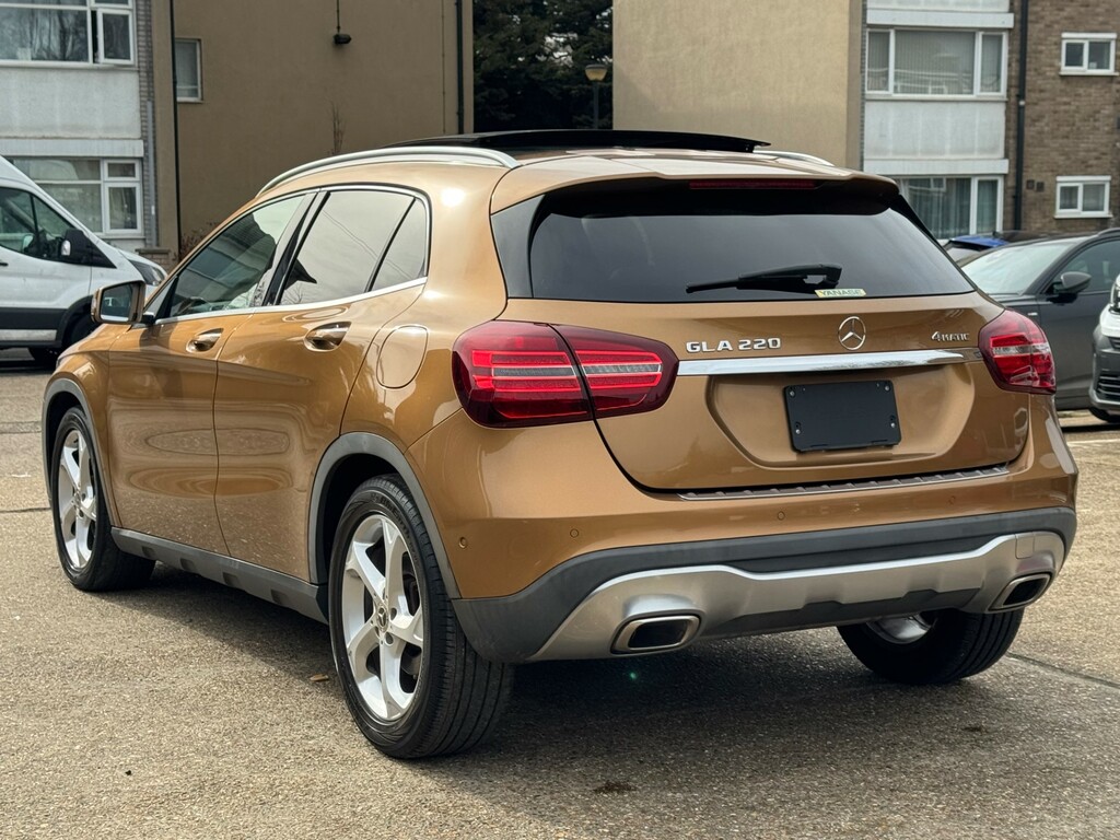 Mercedes-Benz GLA Class Gla 220 4 Matic Sports Primium Plus 2.0L Au LX18GCO Beige #4