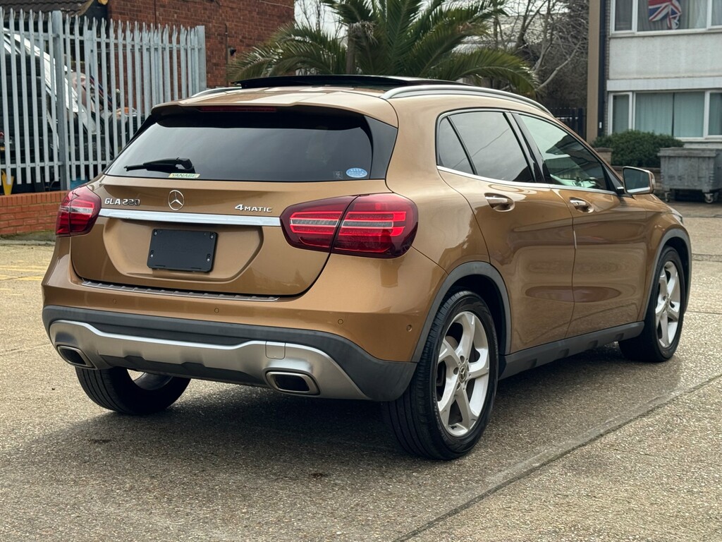 Mercedes-Benz GLA Class Gla 220 4 Matic Sports Primium Plus 2.0L Au LX18GCO Beige #6