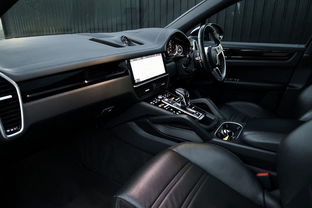 Porsche Cayenne Cayenne Coupe Ehybrid SL69ZHD Black #3