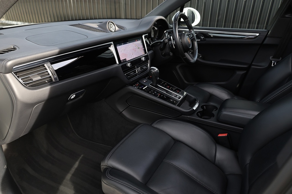 Porsche Macan Macan S PL71NFT White #2