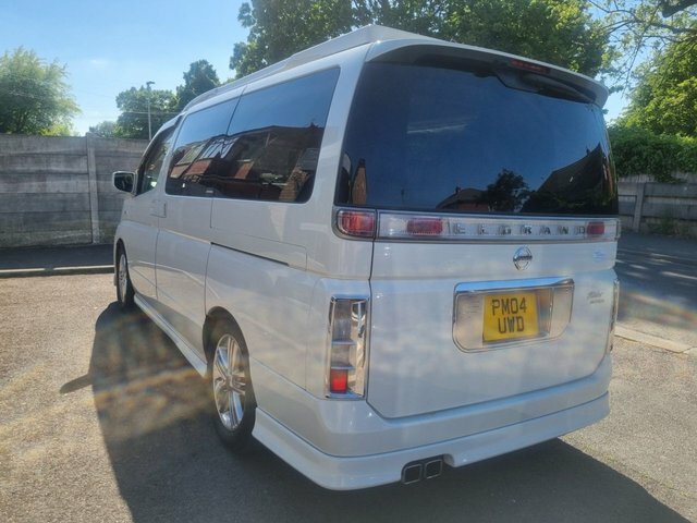 Nissan Elgrand Highway Star White #3