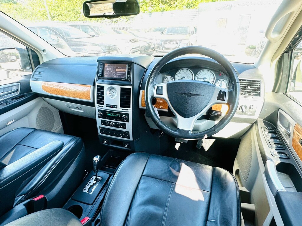 Chrysler Grand Voyager 3.8 V6 Limited Euro 4 Black #3