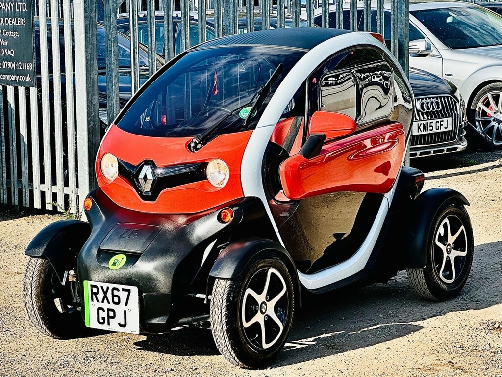 Renault Twizy Dynamique Coupe White #9