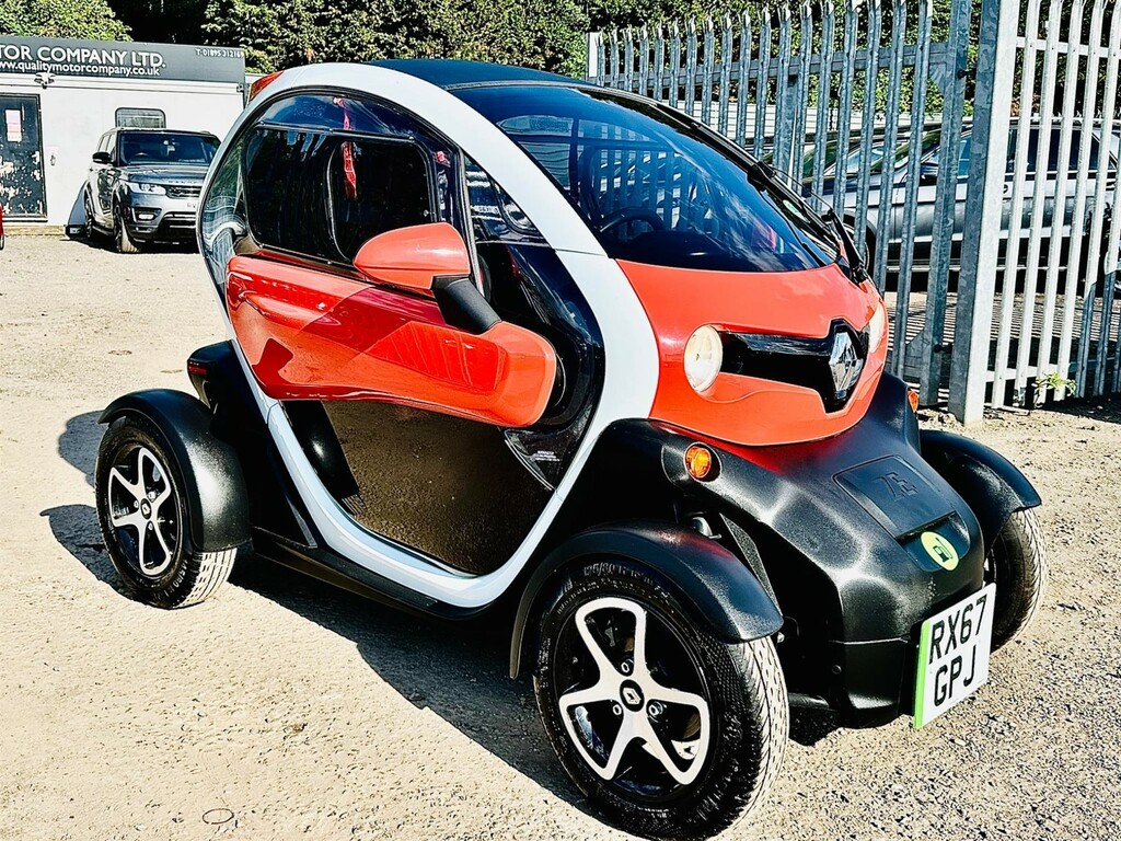 Renault Twizy Dynamique Coupe White #8