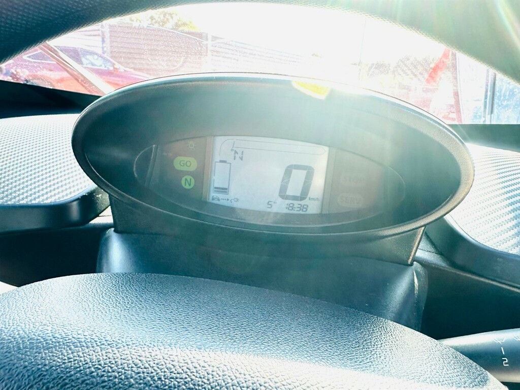 Renault Twizy Dynamique Coupe White #14