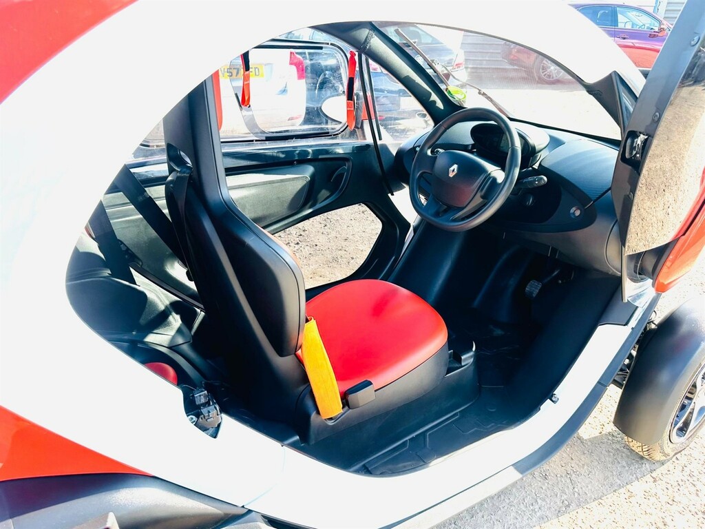 Renault Twizy Dynamique Coupe White #1