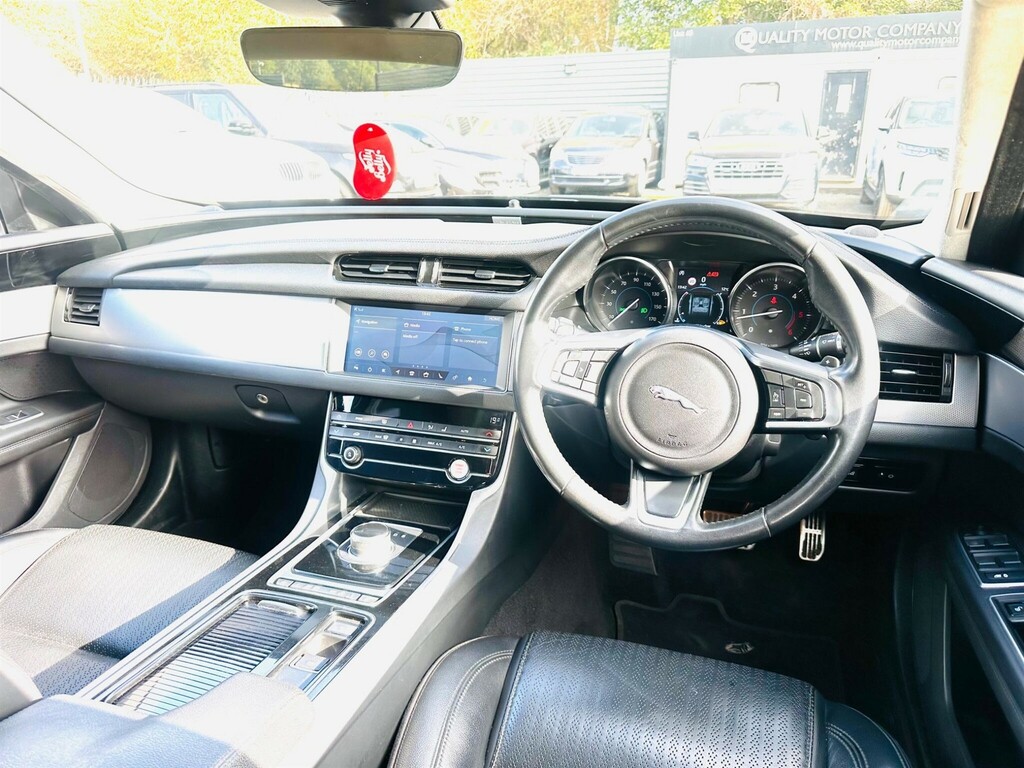 Jaguar XF 2.0D Prestige Euro 6 Ss LJ19HFD Black #3