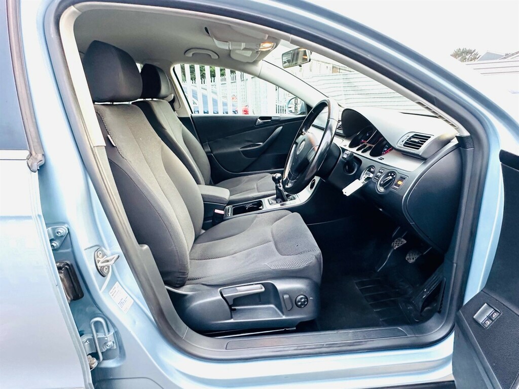 Volkswagen Passat 2.0 Tdi Se Euro 4 RV57YBY Blue #2