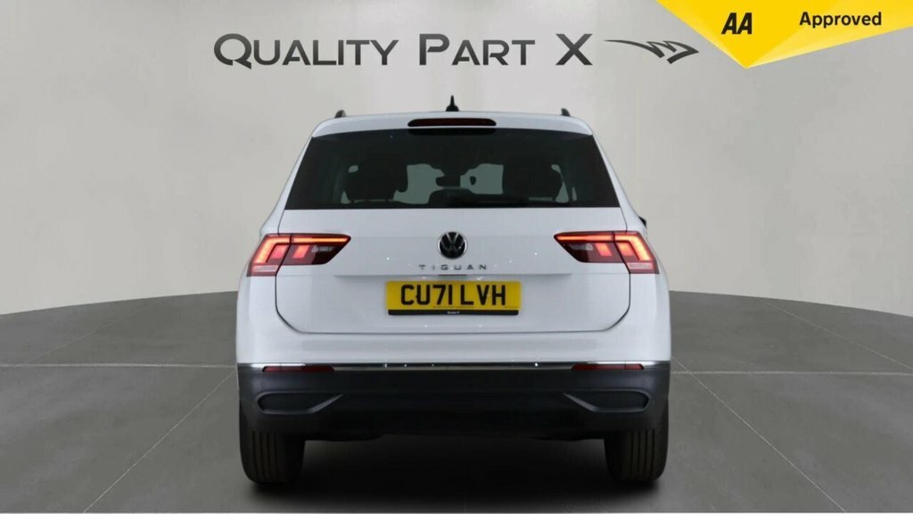 Volkswagen Tiguan 1.5L Active CU71LVH White #6