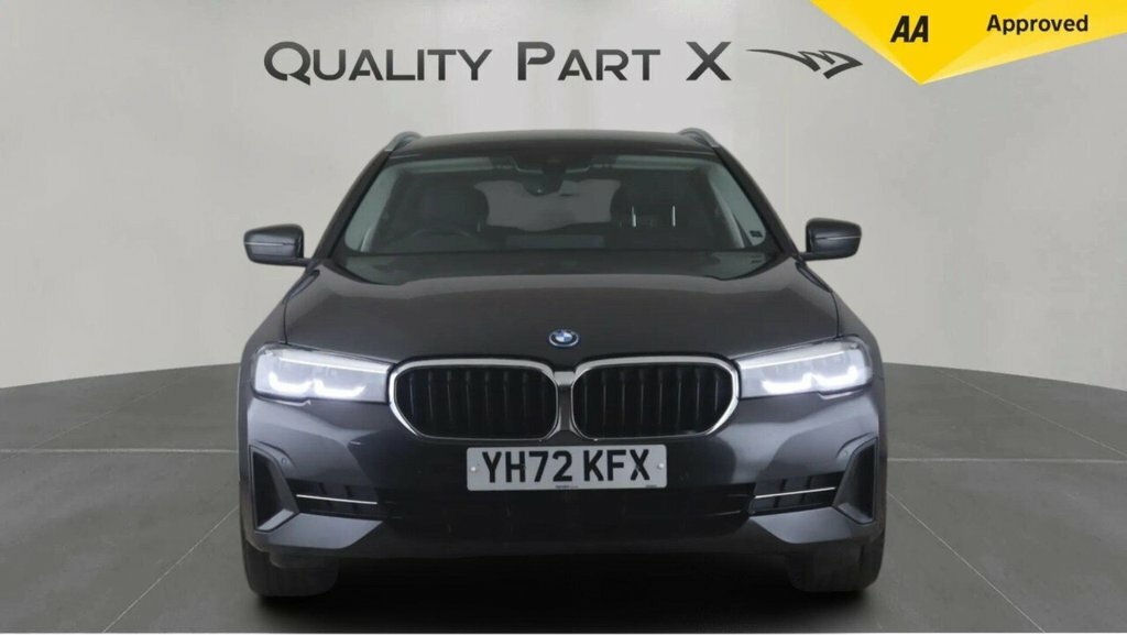 BMW 5 Series Estate YH72KFX Grey #2