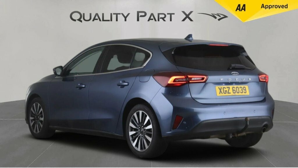 Ford Focus Hatchback XGZ6039 Blue #5