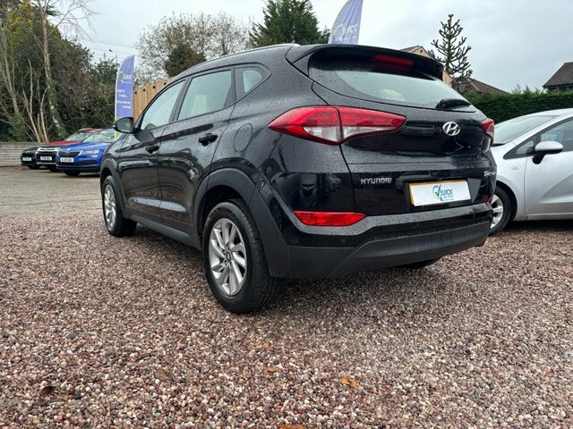 Hyundai Tucson 1.7 Crdi Blue Drive Se Nav Suv E AGZ1826 Black #4