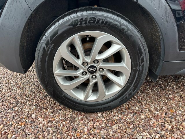 Hyundai Tucson 1.7 Crdi Blue Drive Se Nav Suv E AGZ1826 Black #6