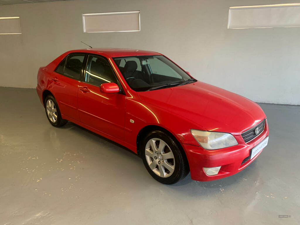 Lexus IS 200 2.0 S Red