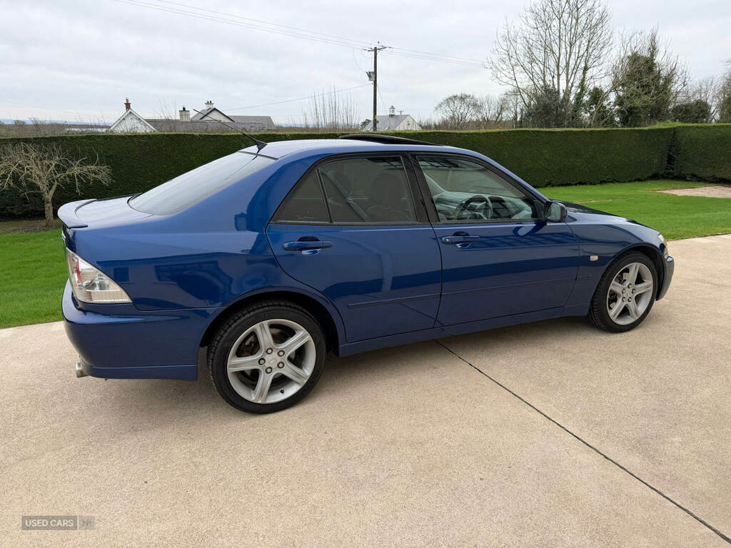Lexus IS 2.0 Se Silver #10