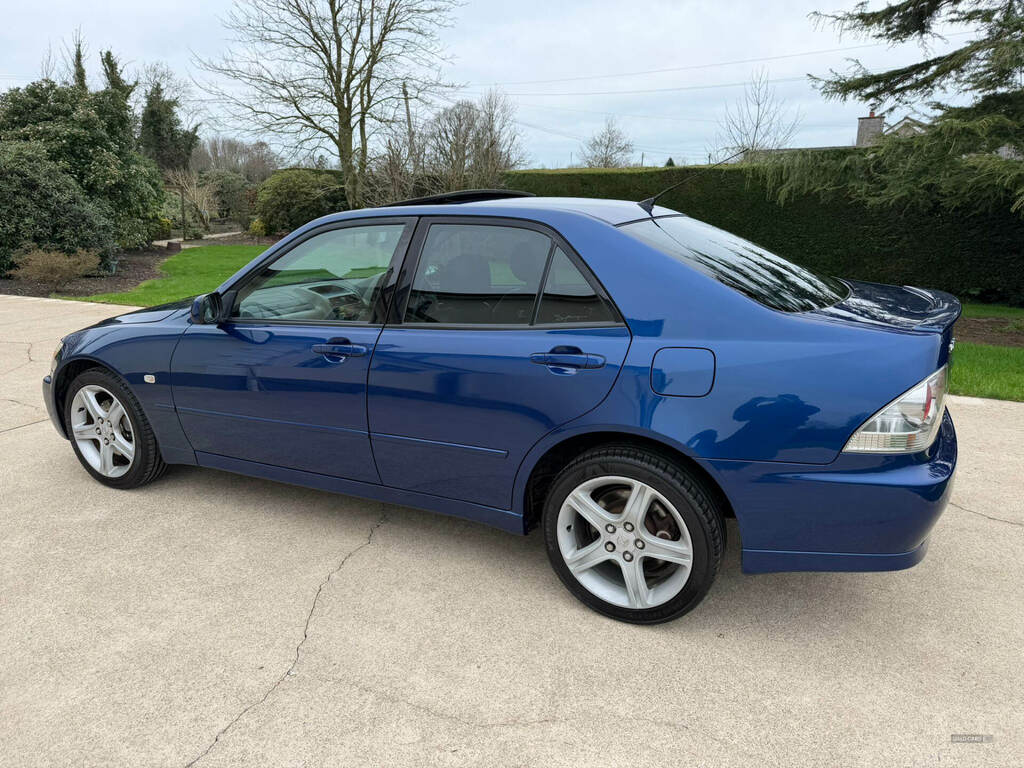 Lexus IS 2.0 Se Silver #6
