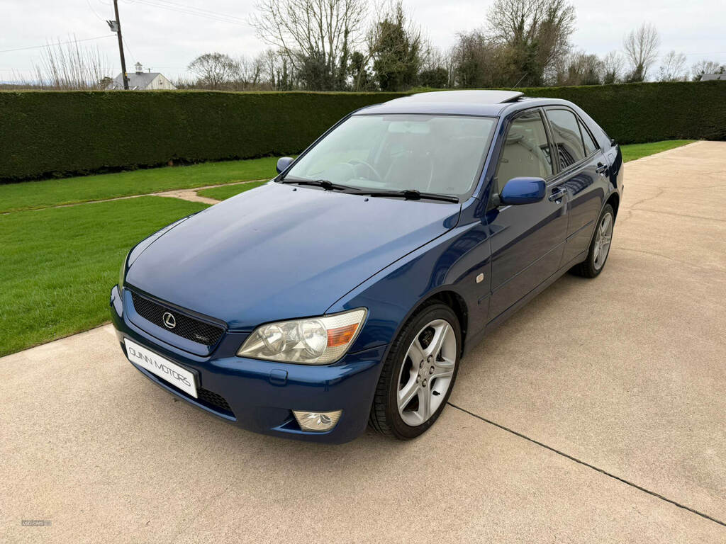 Lexus IS 2.0 Se Silver #1
