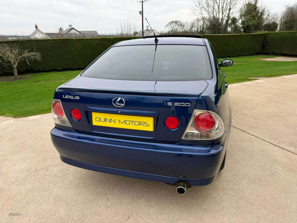 Lexus IS 2.0 Se Silver #15