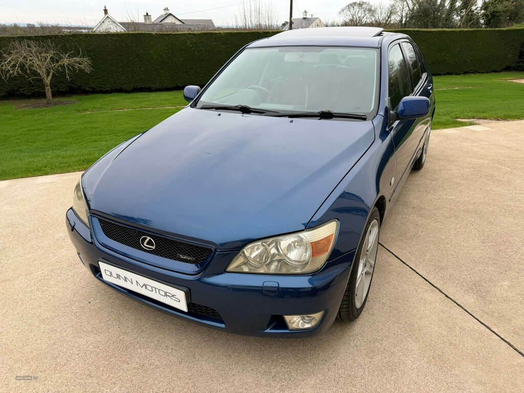 Lexus IS 2.0 Se Silver #7