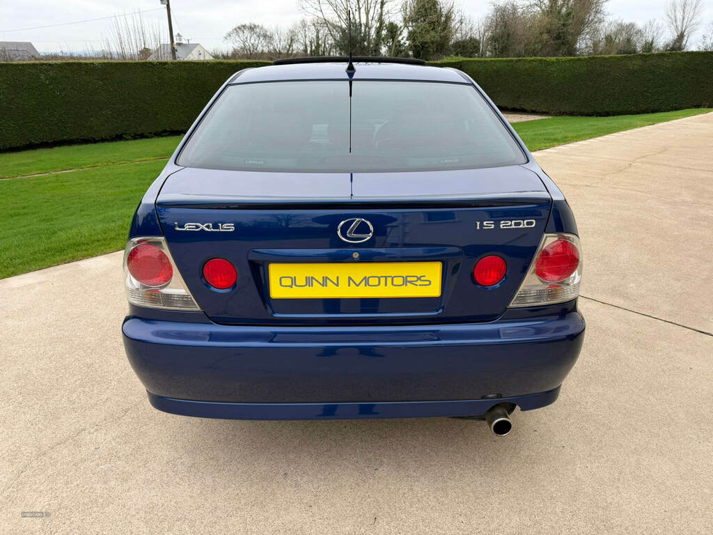 Lexus IS 2.0 Se Silver #14