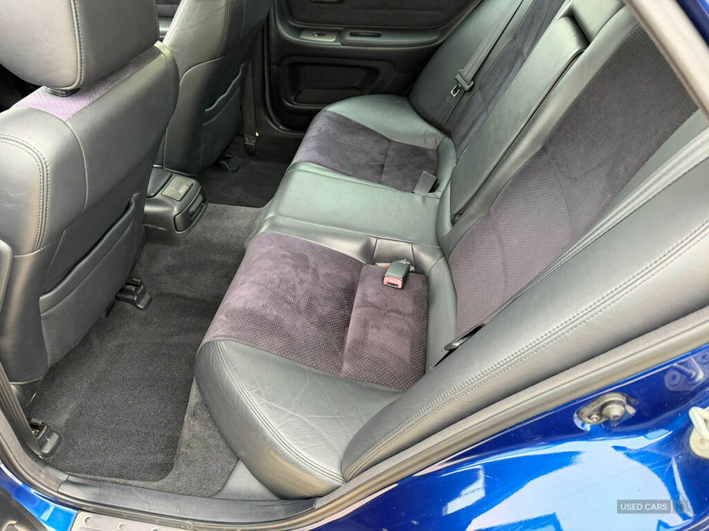 Lexus IS 2.0 Se Silver #22