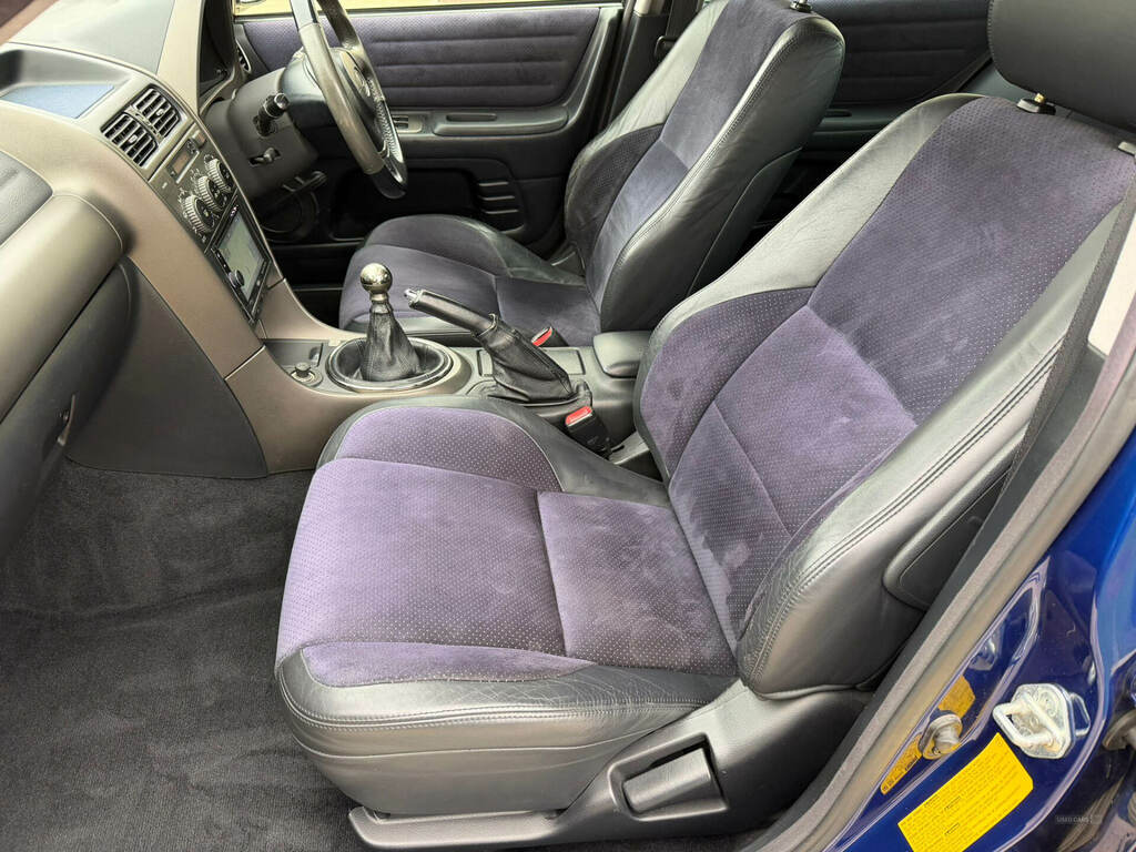 Lexus IS 2.0 Se Silver #25