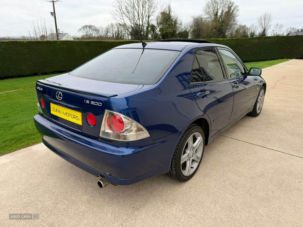 Lexus IS 2.0 Se Silver #9