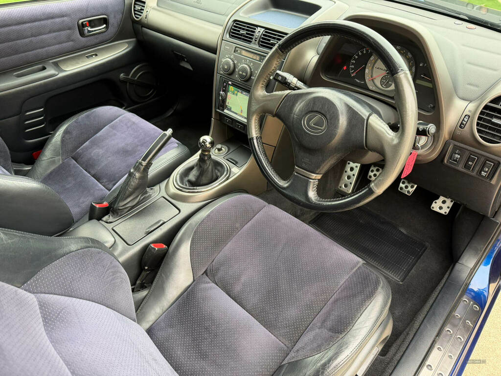 Lexus IS 2.0 Se Silver #19