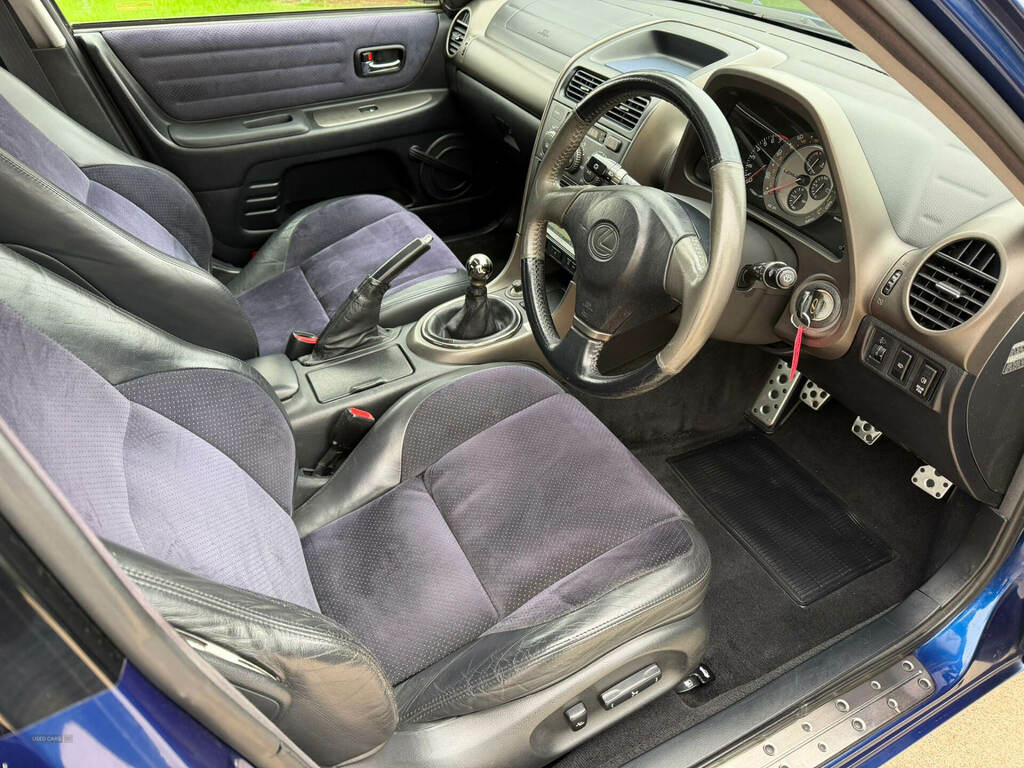 Lexus IS 2.0 Se Silver #17
