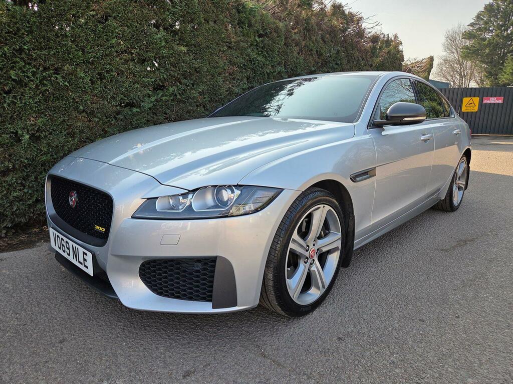 Jaguar XF Saloon 3.0 D V6 300 Sport 2019 Silver #3