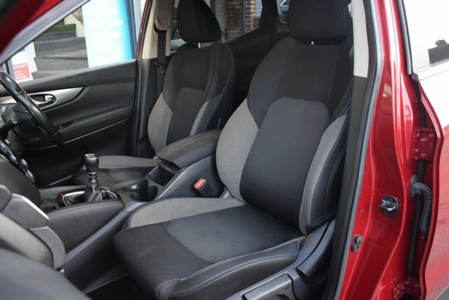 Nissan Qashqai 2017 1.5 Dci N-connecta Suv Euro DS67FRV Red #3